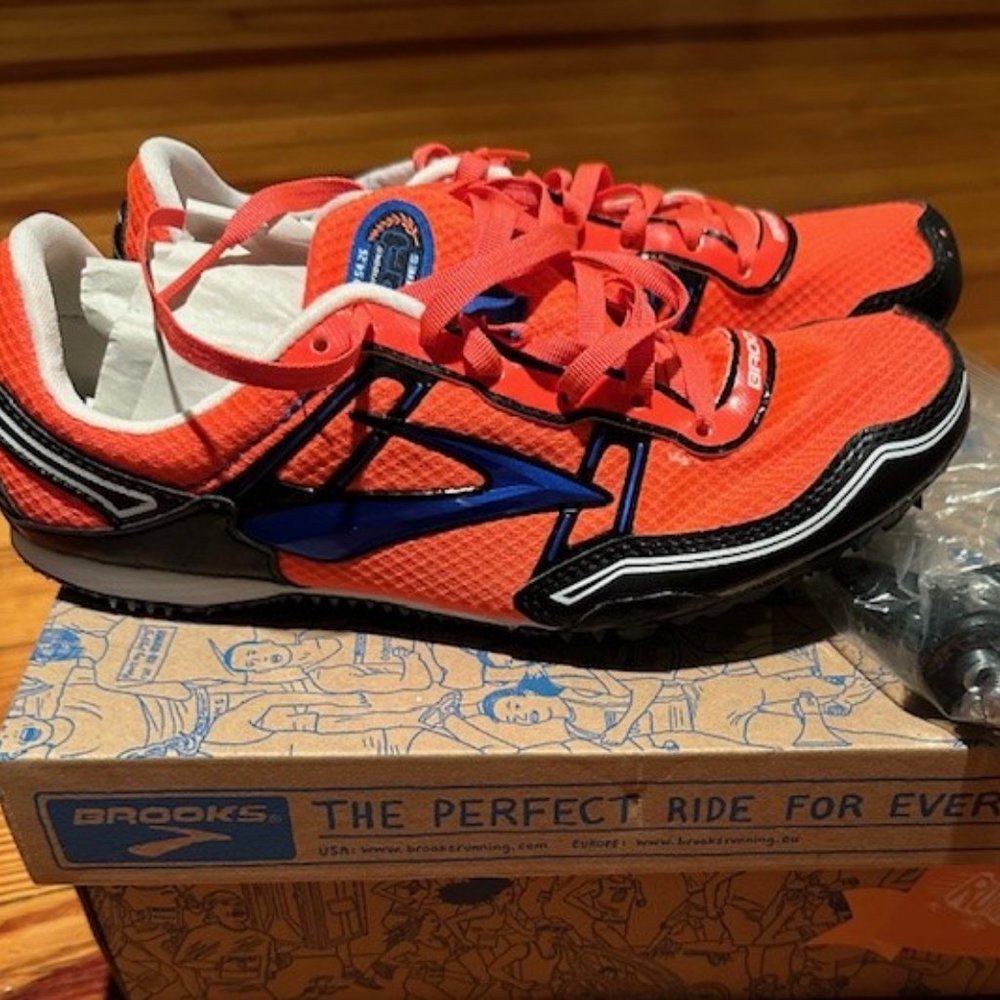 Brooks Sydney track spikes, Women's Size 7 - Picture 1 of 2